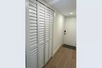 72 7th St S #112, Naples, FL 34102 - Photo 23