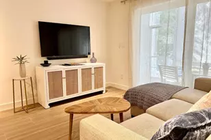 72 7th St S, Naples, FL 34102 - Photo 9