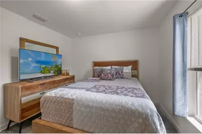 2620 NE 7th Pl, Cape Coral, FL 33909 - Photo 13