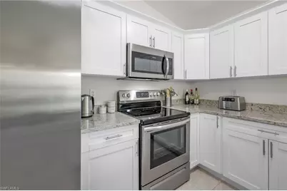 2620 NE 7th Pl, Cape Coral, FL 33909 - Photo 5