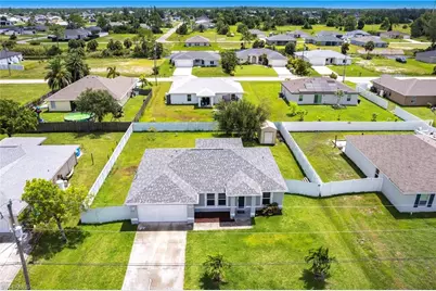 3909 NE 16th Ave, Cape Coral, FL 33909 - Photo 5