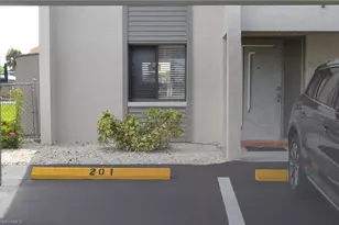 4009 SE 11th Pl, Cape Coral, FL 33904 - Photo 3