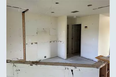 2254 Crystal Dr, Fort Myers, FL 33907 - Photo 11