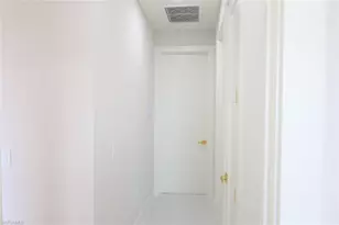 2800 33rd St SW, Lehigh Acres, FL 33976 - Photo 9