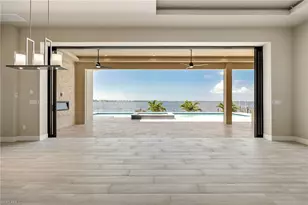 1024 Dolphin Dr, Cape Coral, FL 33904 - Photo 7