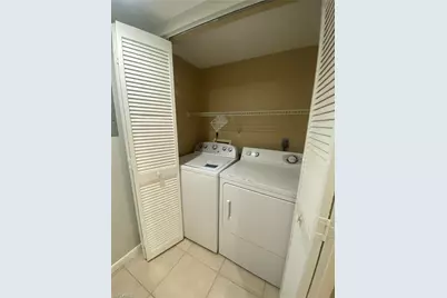 12921 Sandpoint Ct, Fort Myers, FL 33919 - Photo 5