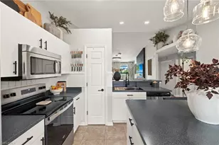 329 NE 27th St, Cape Coral, FL 33909 - Photo 11