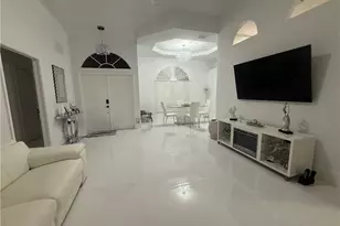 1726 Country Club Blvd, Cape Coral, FL 33990 - Photo 5