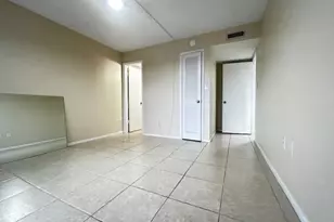 4906 Victoria Dr, Cape Coral, FL 33904 - Photo 9