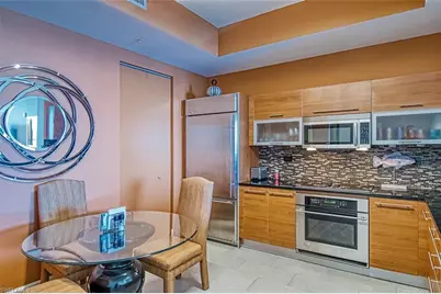 3000 Oasis Grand Blvd, Fort Myers, FL 33916 - Photo 13