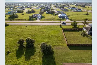 816 El Dorado Blvd N, Cape Coral, FL 33993 - Photo 9