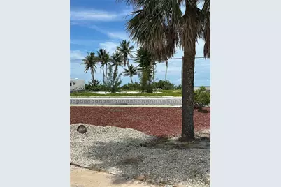 106 Hibiscus Dr, Fort Myers Beach, FL 33931 - Photo 7