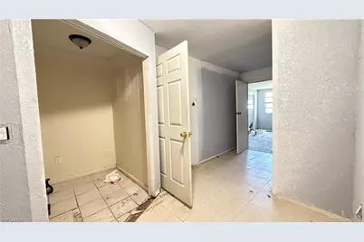 23435 Carolyn Ln, Fort Myers, FL 33913 - Photo 21