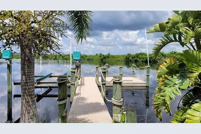 306 Shoreland Dr, Fort Myers, FL 33905 - Photo 3