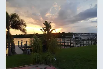 306 Shoreland Dr, Fort Myers, FL 33905 - Photo 5