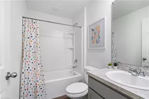 2625 NE 7th Pl, Cape Coral, FL 33909 - Photo 9