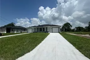 873 Duplex St E, Lehigh Acres, FL 33974 - Photo 3