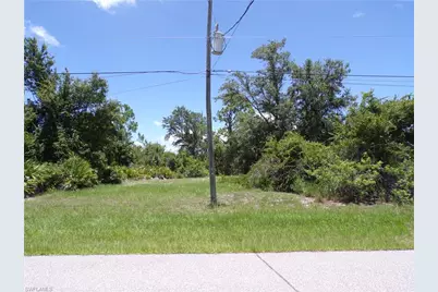 160 Baytree Dr, Rotonda West, FL 33947 - Photo 1