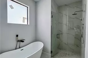 542 Ames St E, Lehigh Acres, FL 33974 - Photo 11