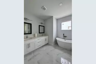 542 Ames St E, Lehigh Acres, FL 33974 - Photo 13