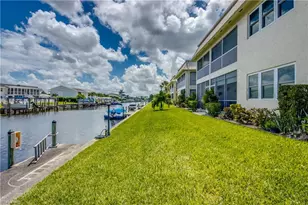 909 SE 46th Ln, Cape Coral, FL 33904 - Photo 29