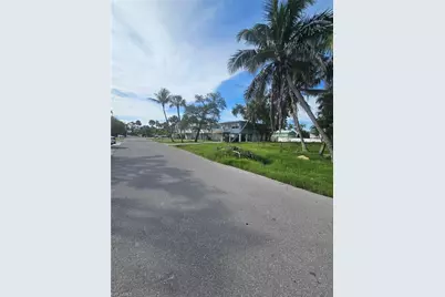 5397 Palmetto St, Fort Myers Beach, FL 33931 - Photo 3