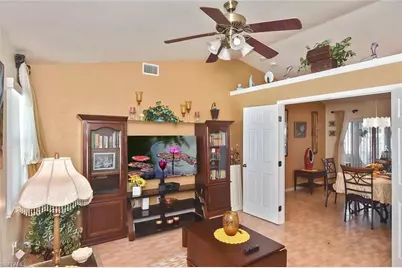 725 Milwaukee Blvd, Lehigh Acres, FL 33974 - Photo 15