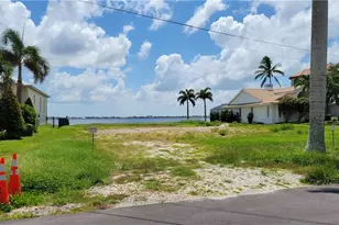 5638 Riverside Dr, Cape Coral, FL 33904 - Photo 9