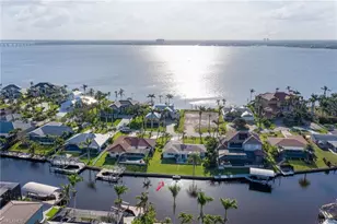 5638 Riverside Dr, Cape Coral, FL 33904 - Photo 17