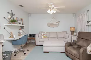 945 Carrick Bend Cir, Naples, FL 34110 - Photo 5