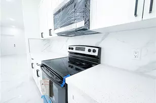 529 Knapp St, Lehigh Acres, FL 33974 - Photo 7