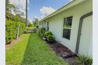 202 Village Cir #20, Labelle, FL 33935 - Photo 3