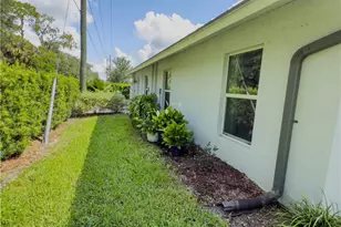 202 Village Circle, Labelle, FL 33935 - Photo 3