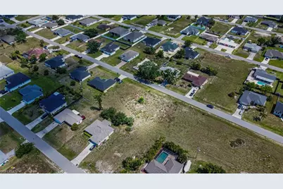 309 NW 4th Ter, Cape Coral, FL 33993 - Photo 3