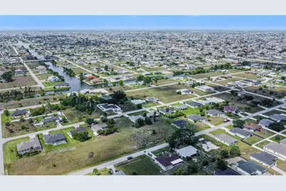309 NW 4th Ter, Cape Coral, FL 33993 - Photo 5