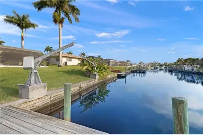 2236 SE 27th St, Cape Coral, FL 33904 - Photo 3