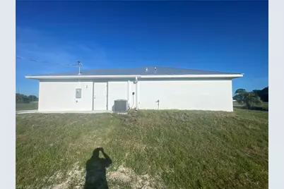 8050 Salem Cir, Labelle, FL 33935 - Photo 5