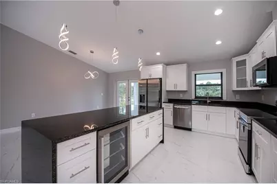 8050 Salem Cir, Labelle, FL 33935 - Photo 13