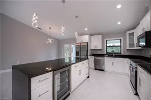 8050 Salem Cir, Labelle, FL 33935 - Photo 13