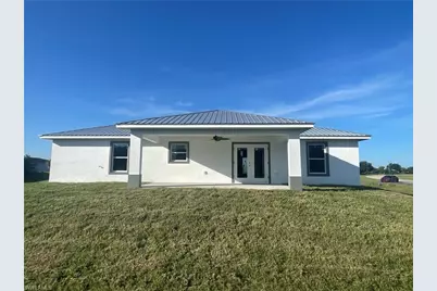 8050 Salem Cir, Labelle, FL 33935 - Photo 3