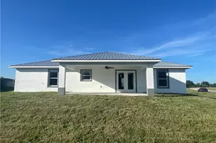 8050 Salem Cir, Labelle, FL 33935 - Photo 3