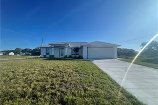 8050 Salem Cir, Labelle, FL 33935 - Photo 1