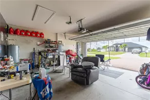 303 NE 6th St, Cape Coral, FL 33909 - Photo 23