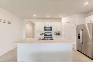 303 NE 6th St, Cape Coral, FL 33909 - Photo 7