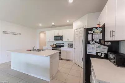 303 NE 6th St, Cape Coral, FL 33909 - Photo 5