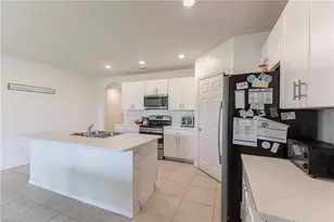 303 NE 6th St, Cape Coral, FL 33909 - Photo 5