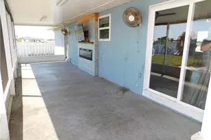 1217 NE 1st Pl, Cape Coral, FL 33909 - Photo 15