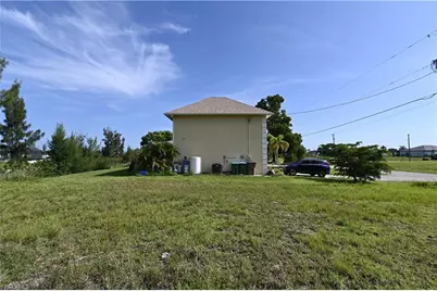 2002 NW 21st Ave, Cape Coral, FL 33993 - Photo 5