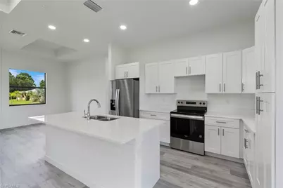 2511 12th St SW, Lehigh Acres, FL 33976 - Photo 9