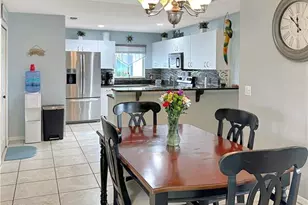 522 SE 4th St, Cape Coral, FL 33990 - Photo 11